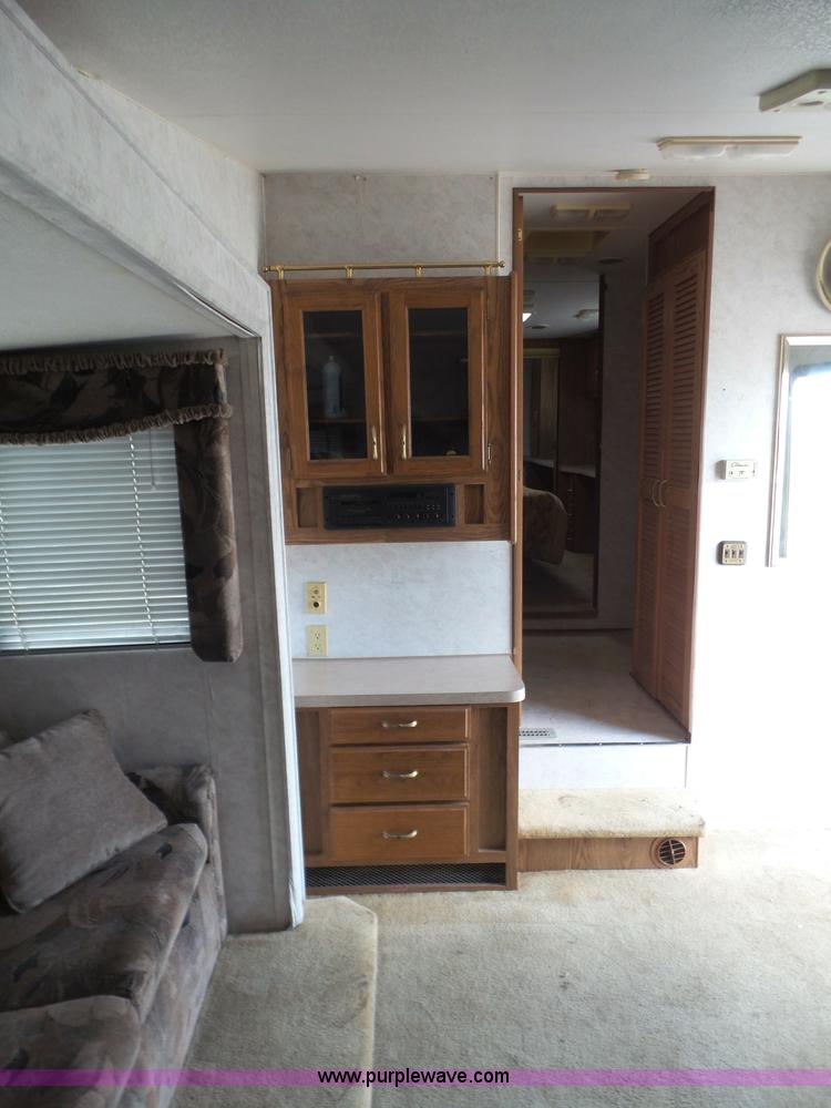 image for item K3612 1994 Fleetwood Westport camper