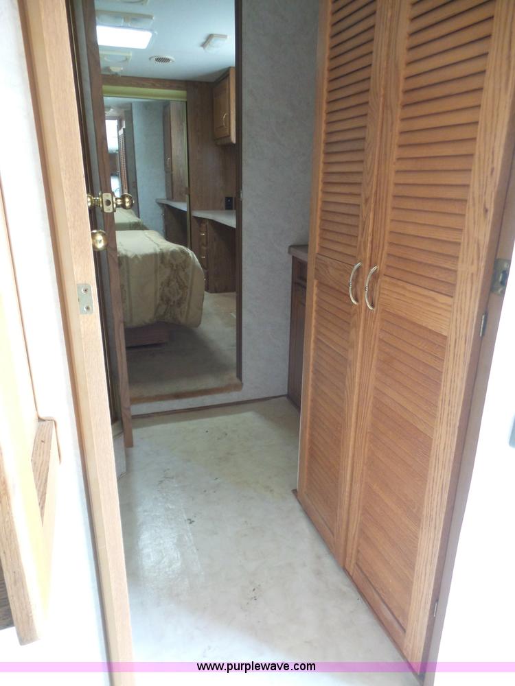 image for item K3612 1994 Fleetwood Westport camper