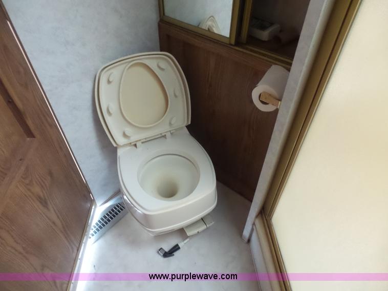 image for item K3612 1994 Fleetwood Westport camper