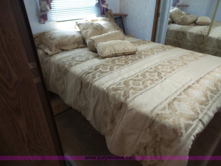 image for item K3612 1994 Fleetwood Westport camper