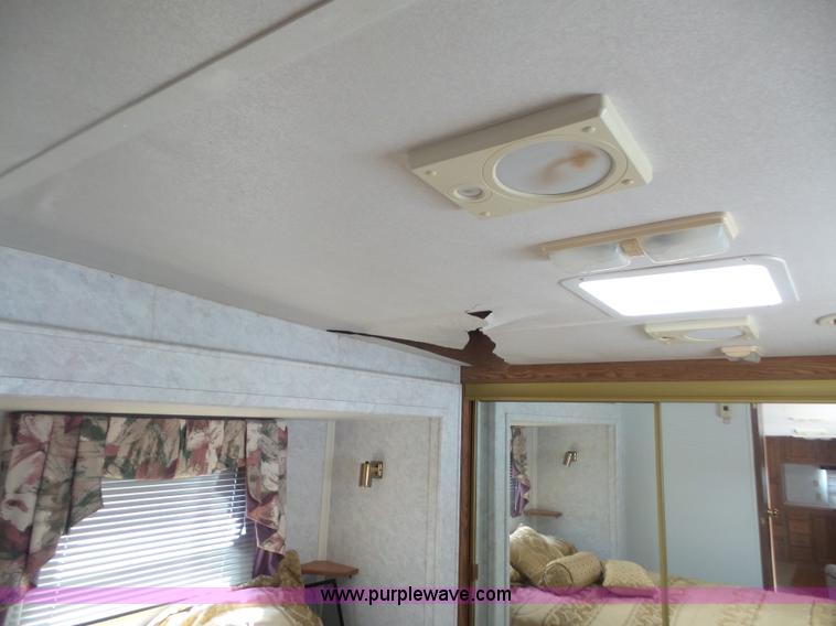 image for item K3612 1994 Fleetwood Westport camper