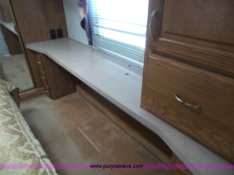 image for item K3612 1994 Fleetwood Westport camper