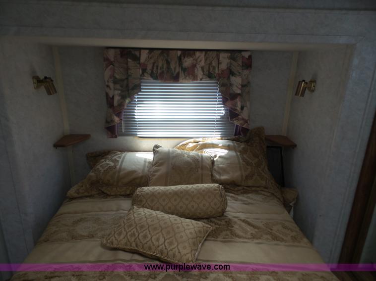 image for item K3612 1994 Fleetwood Westport camper