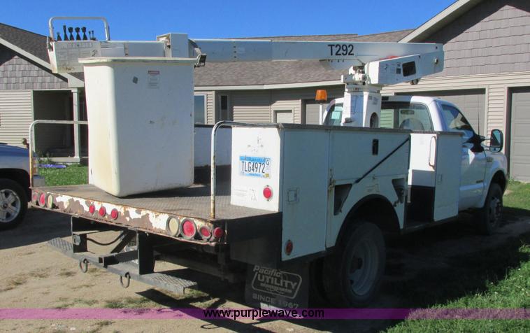 image for item K4204 1999 Ford F450 Super Duty bucket truck