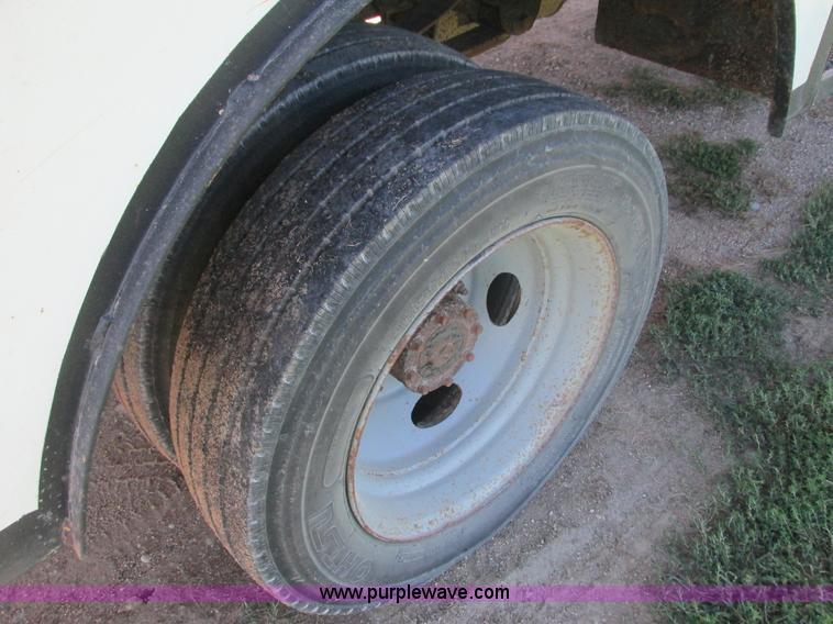 image for item K4204 1999 Ford F450 Super Duty bucket truck