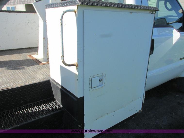 image for item K4204 1999 Ford F450 Super Duty bucket truck