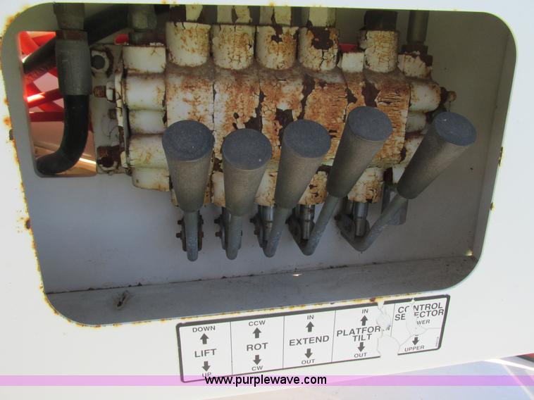 image for item K4204 1999 Ford F450 Super Duty bucket truck