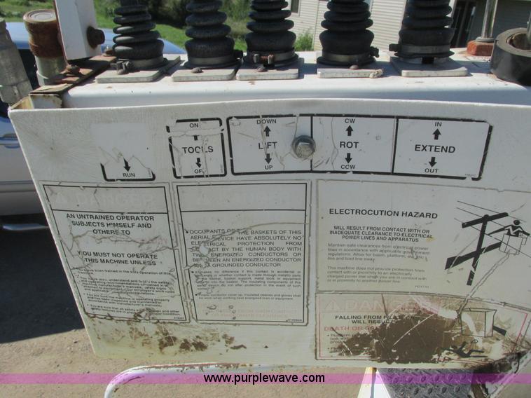 image for item K4204 1999 Ford F450 Super Duty bucket truck