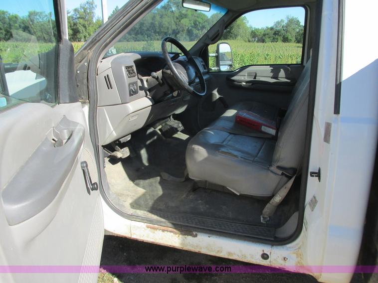 image for item K4204 1999 Ford F450 Super Duty bucket truck