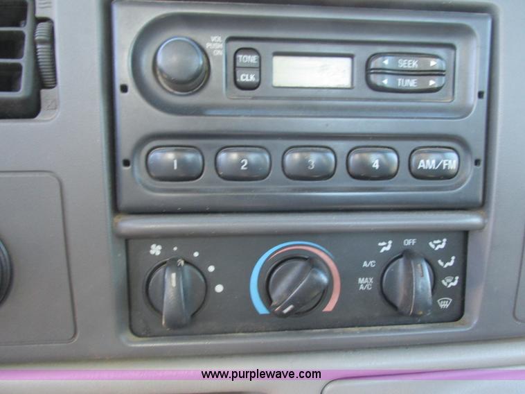 image for item K4204 1999 Ford F450 Super Duty bucket truck