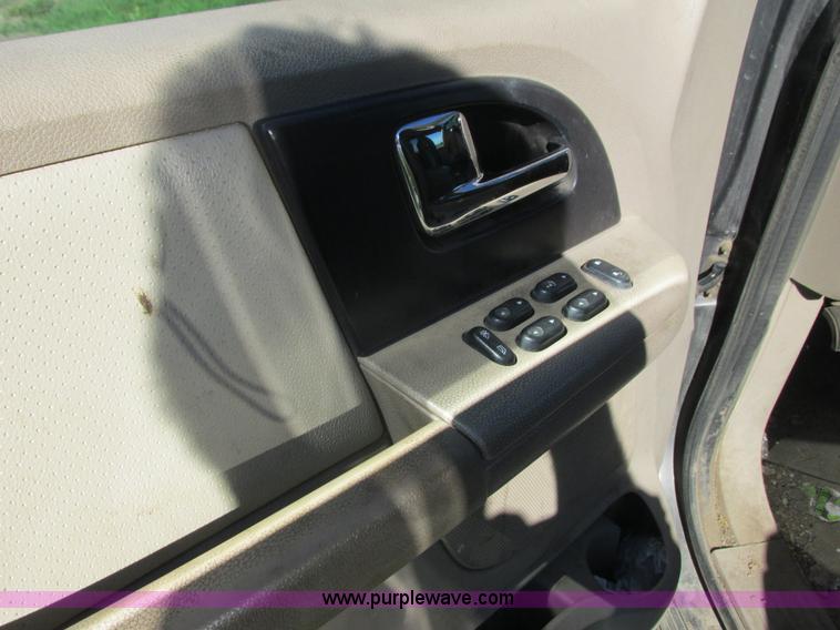 image for item K4205 2006 Ford Expedition SUV
