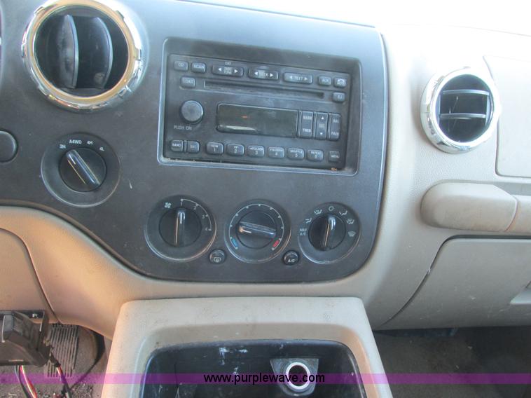 image for item K4205 2006 Ford Expedition SUV