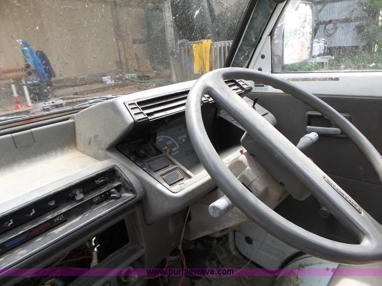 image for item K5699 Suzuki utility vehicle