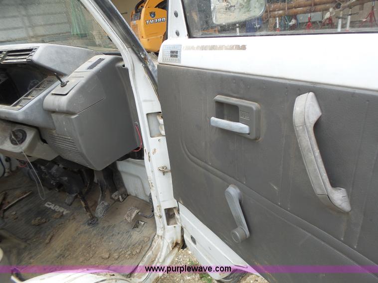 image for item K5699 Suzuki utility vehicle