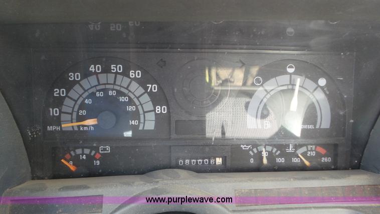 image for item K6757 2001 Chevrolet C7500 propane truck