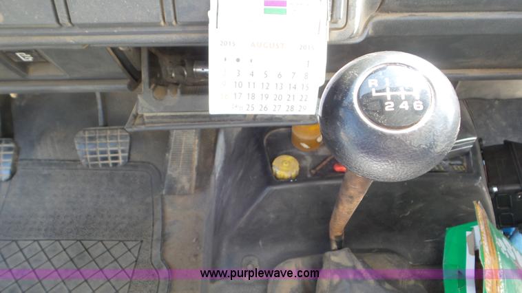 image for item K6757 2001 Chevrolet C7500 propane truck