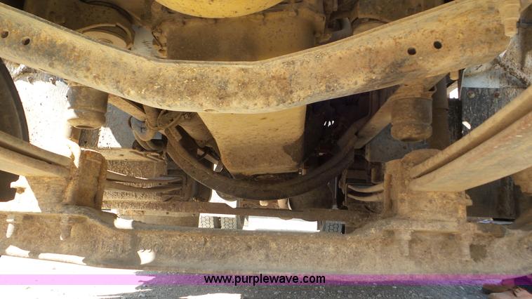 image for item K6757 2001 Chevrolet C7500 propane truck