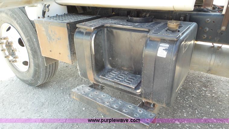 image for item K6757 2001 Chevrolet C7500 propane truck