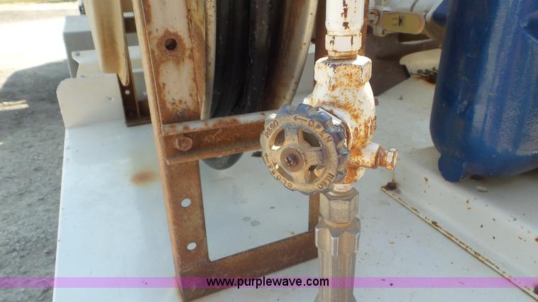 image for item K6757 2001 Chevrolet C7500 propane truck