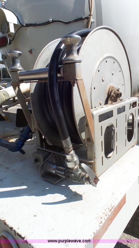 image for item K6757 2001 Chevrolet C7500 propane truck