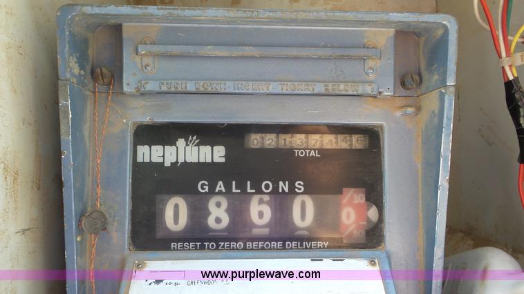 image for item K6757 2001 Chevrolet C7500 propane truck