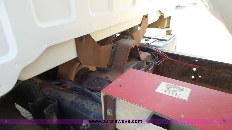 image for item K6757 2001 Chevrolet C7500 propane truck