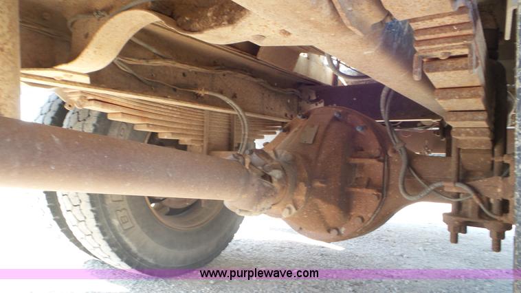 image for item K6757 2001 Chevrolet C7500 propane truck