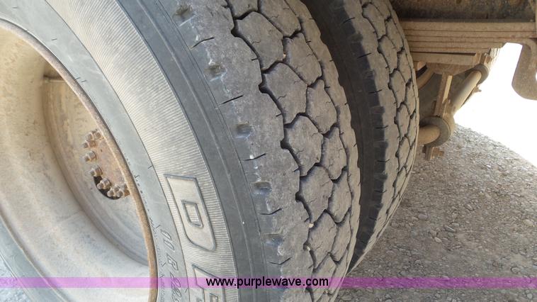 image for item K6757 2001 Chevrolet C7500 propane truck