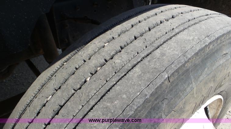 image for item K6757 2001 Chevrolet C7500 propane truck