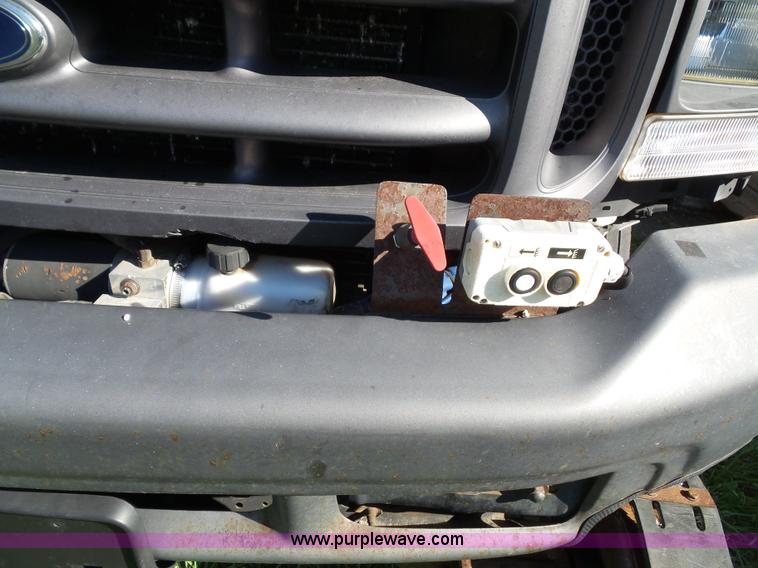 image for item K8242 2004 Ford F350 Super Duty XL utility truck with Hi-Rail/Road rail