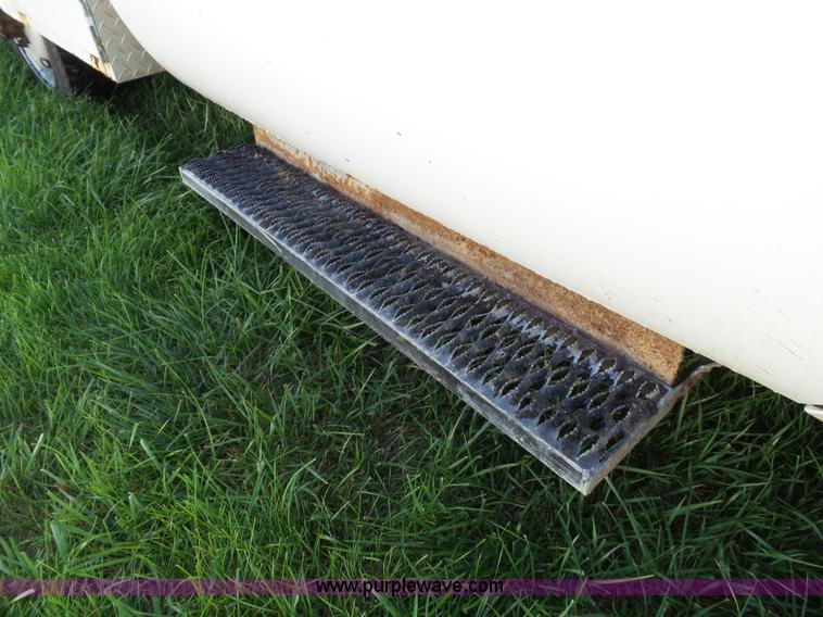 image for item K8242 2004 Ford F350 Super Duty XL utility truck with Hi-Rail/Road rail