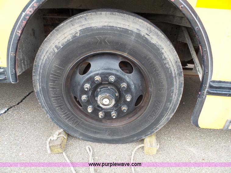 image for item K8247 1995 Blue Bird TC2000 school bus