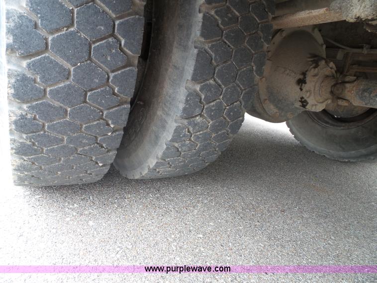 image for item K8247 1995 Blue Bird TC2000 school bus