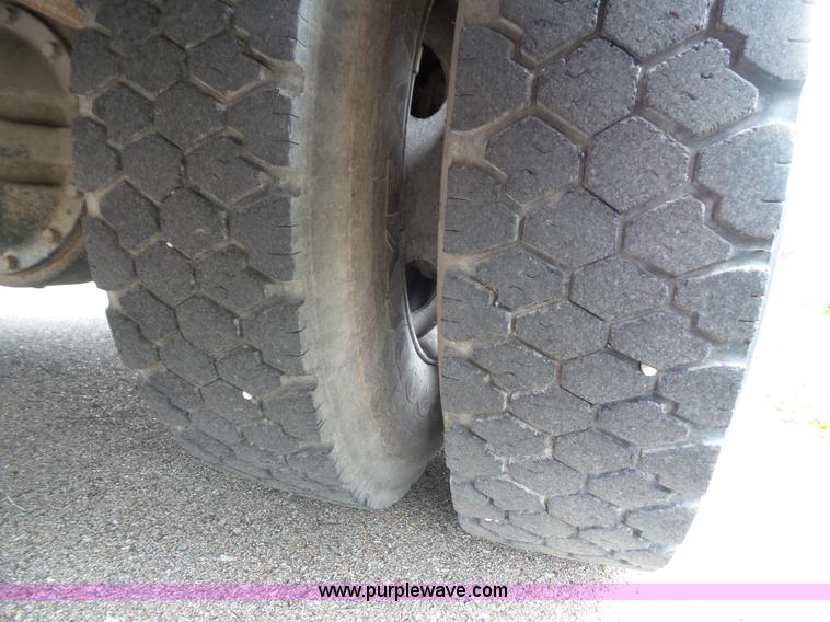 image for item K8247 1995 Blue Bird TC2000 school bus