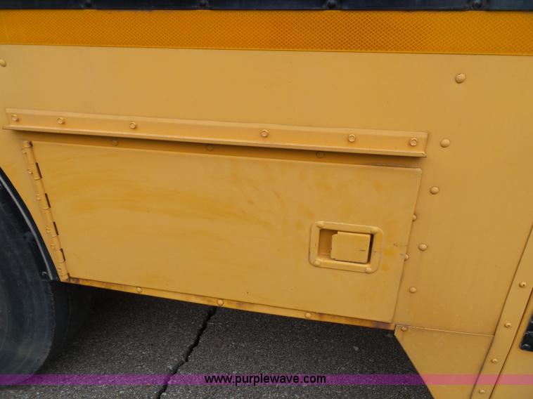 image for item K8247 1995 Blue Bird TC2000 school bus