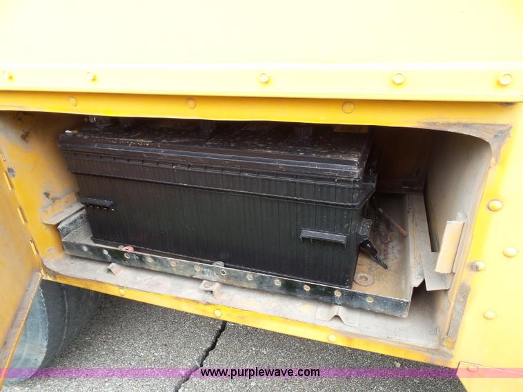 image for item K8247 1995 Blue Bird TC2000 school bus