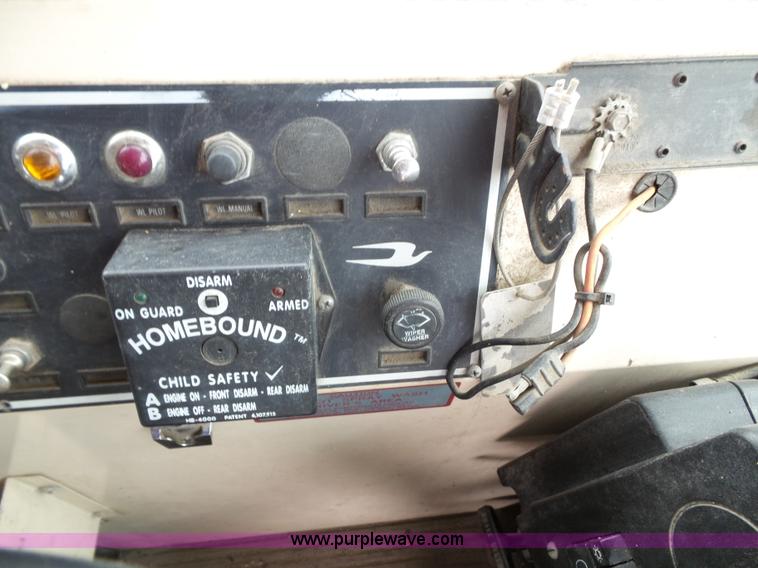 image for item K8247 1995 Blue Bird TC2000 school bus