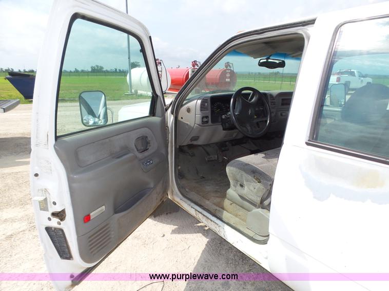 image for item K8476 1999 Chevrolet 3500 LS Crew Cab flatbed pickup truck