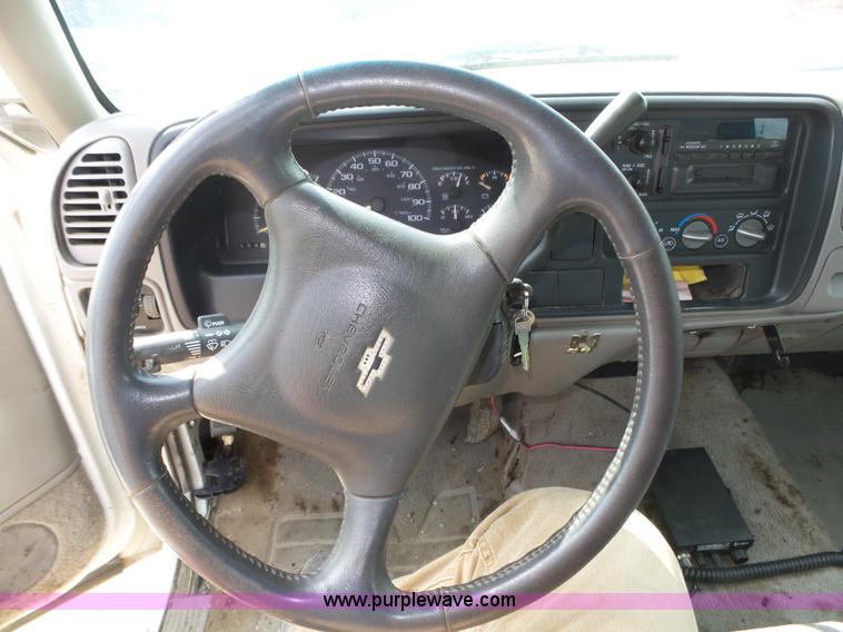 image for item K8476 1999 Chevrolet 3500 LS Crew Cab flatbed pickup truck