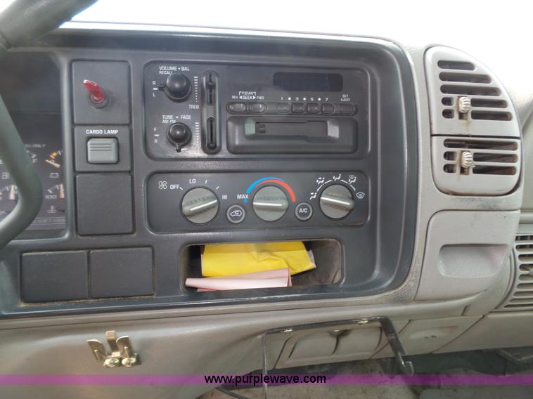 image for item K8476 1999 Chevrolet 3500 LS Crew Cab flatbed pickup truck