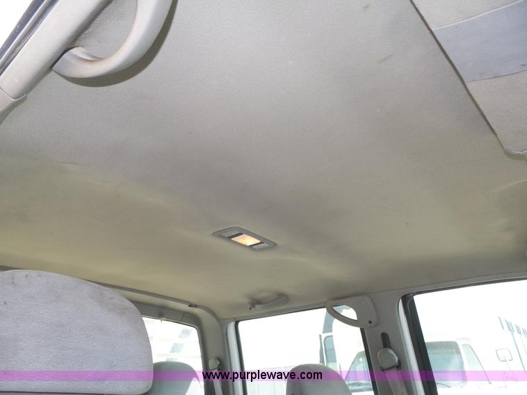 image for item K8476 1999 Chevrolet 3500 LS Crew Cab flatbed pickup truck