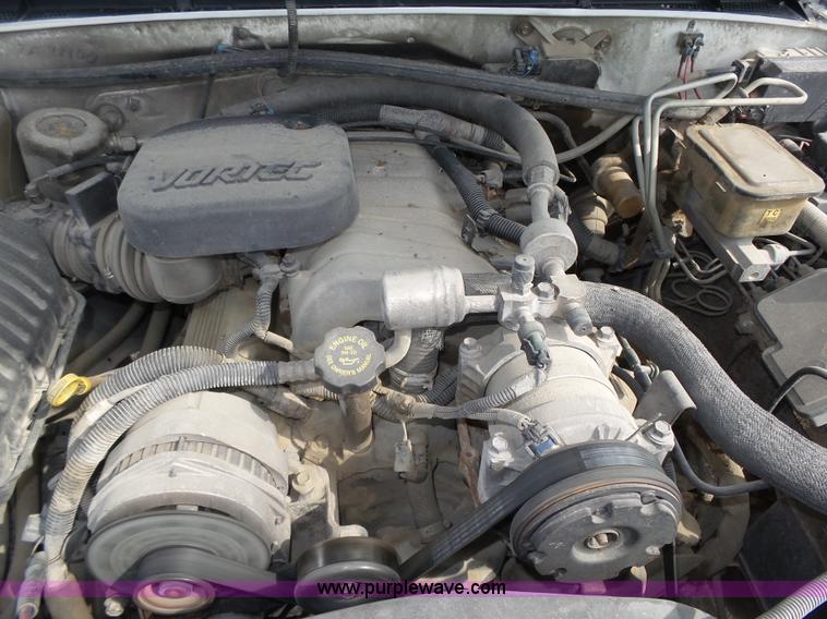 image for item K8476 1999 Chevrolet 3500 LS Crew Cab flatbed pickup truck