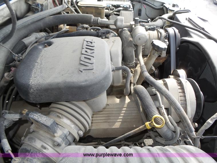 image for item K8476 1999 Chevrolet 3500 LS Crew Cab flatbed pickup truck