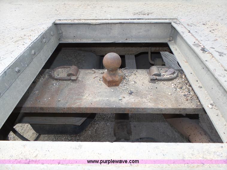 image for item K8476 1999 Chevrolet 3500 LS Crew Cab flatbed pickup truck