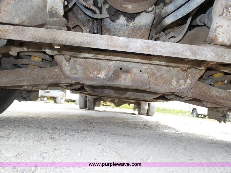 image for item K8476 1999 Chevrolet 3500 LS Crew Cab flatbed pickup truck