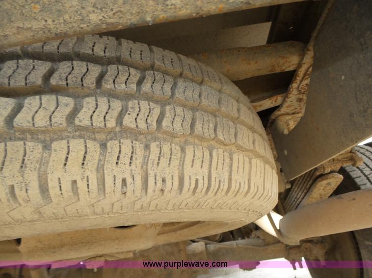 image for item K8476 1999 Chevrolet 3500 LS Crew Cab flatbed pickup truck