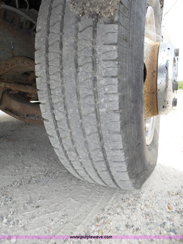 image for item K8476 1999 Chevrolet 3500 LS Crew Cab flatbed pickup truck