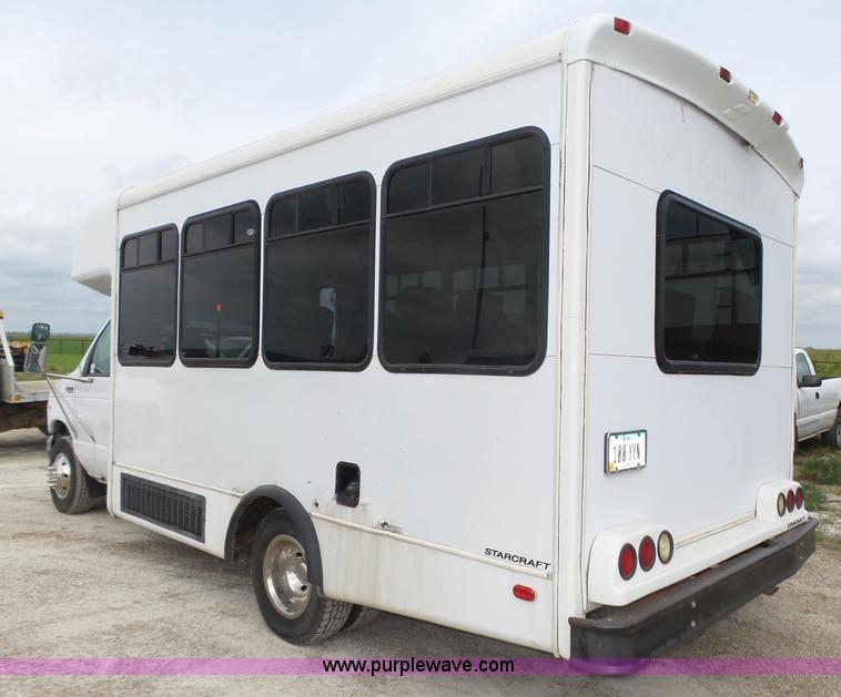 image for item K8477 1999 Ford Econoline E350 Super Duty shuttle bus