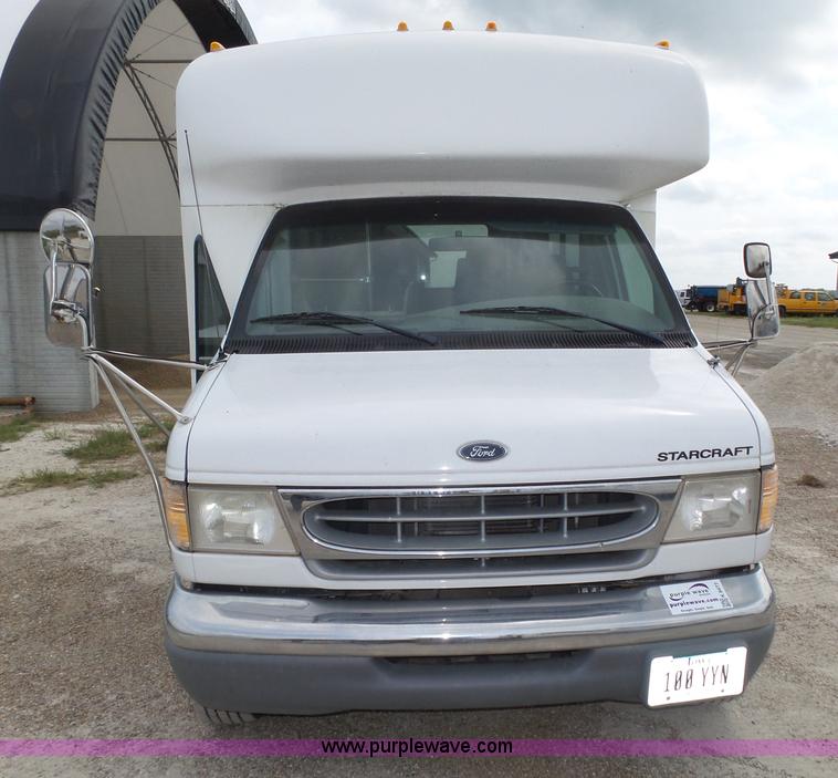 image for item K8477 1999 Ford Econoline E350 Super Duty shuttle bus