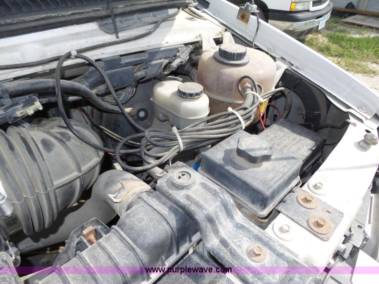 image for item K8477 1999 Ford Econoline E350 Super Duty shuttle bus